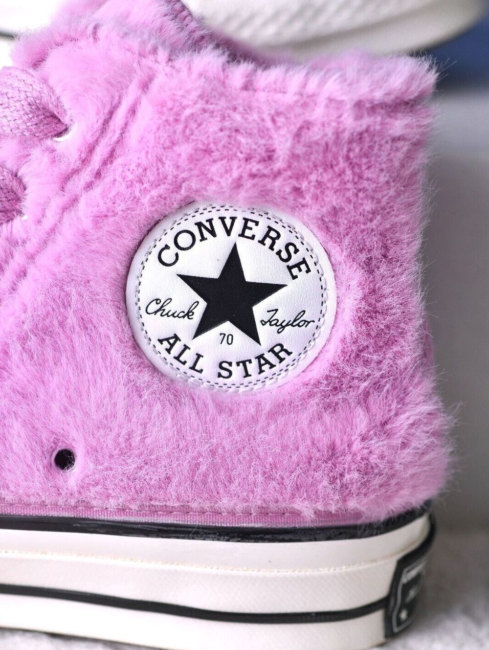 New! Size: 7.5 Women | Converse Chuck 70 Faux Fur | A13382C - Picture 7 of 9